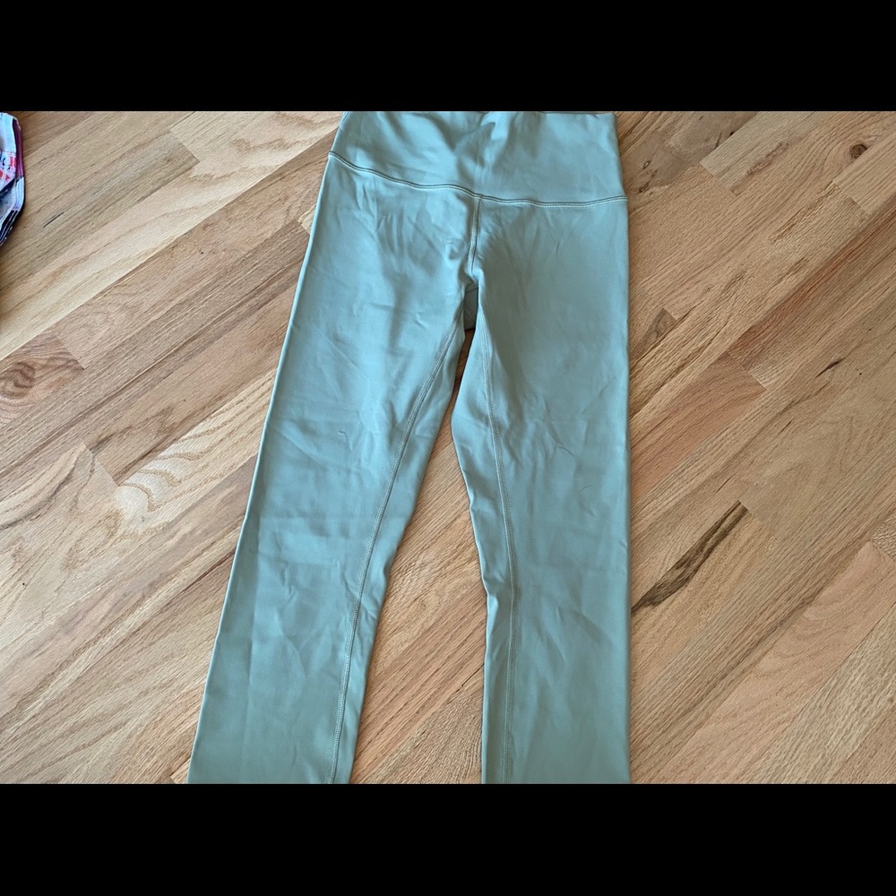 Lululemon cropped leggings